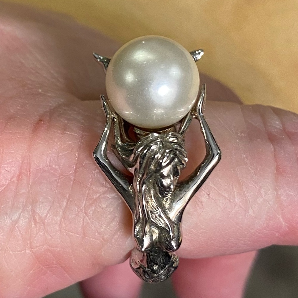 Pre-owned Sterling Silver and pearl Mermaid Ring size 9